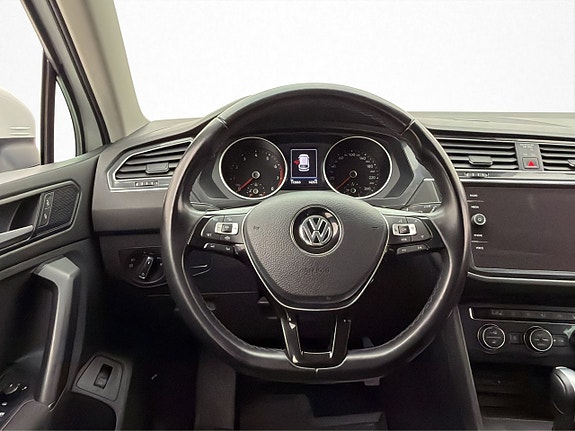 Volkswagen Tiguan 21 of 30