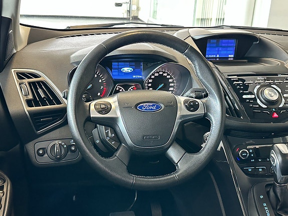 Ford Kuga 9 of 17