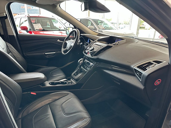Ford Kuga 10 of 17