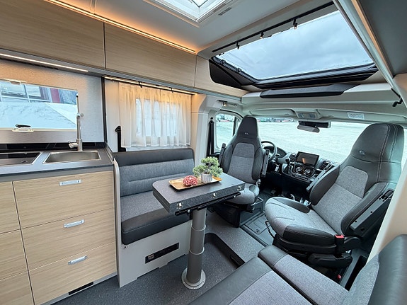 Adria Compact Select DL - Höga långbäddar - Dieselpanna - NYHET! - 7 of 20