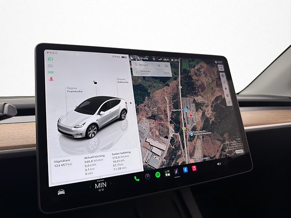Tesla Model Y 19 of 30