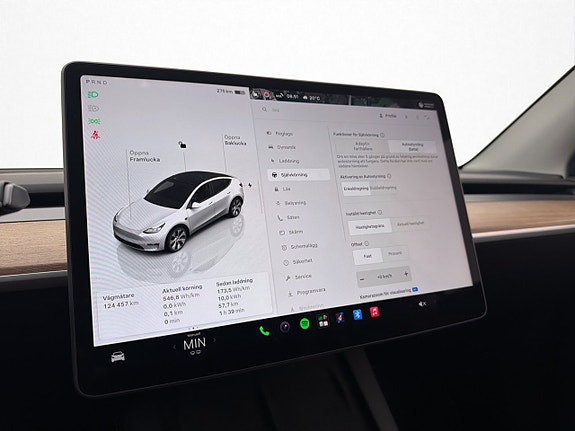 Tesla Model Y 20 of 30