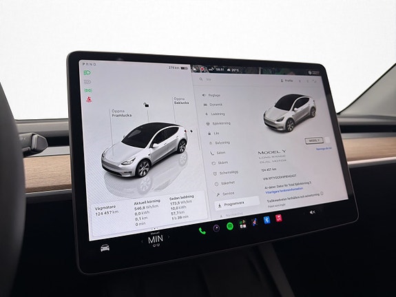 Tesla Model Y 21 of 30