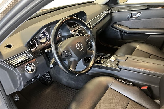 Mercedes-Benz E300 de 11 of 24