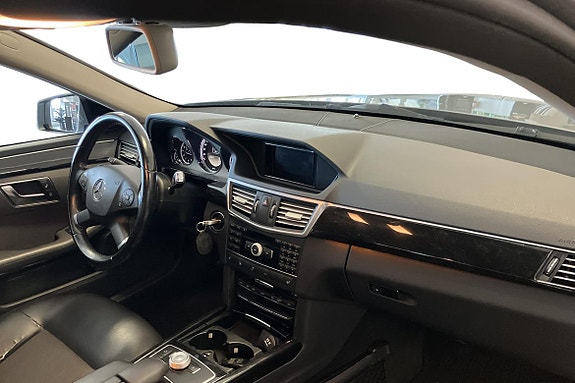 Mercedes-Benz E300 de 13 of 24