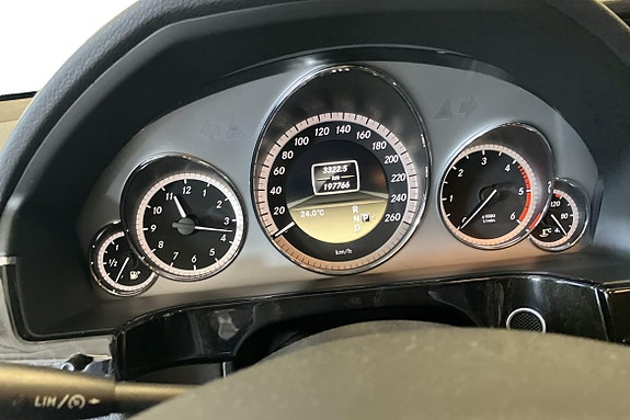 Mercedes-Benz E300 de 16 of 24