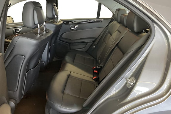 Mercedes-Benz E300 de 14 of 24