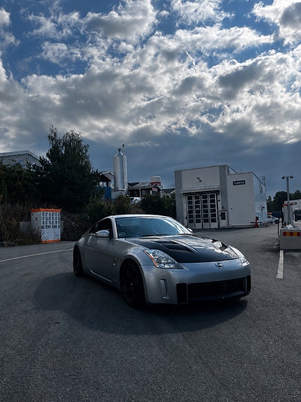 Nissan 350 Z 2 of 10