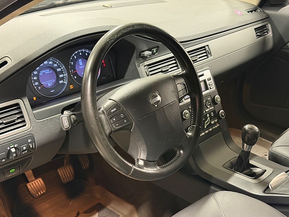 Volvo V70 11 of 14