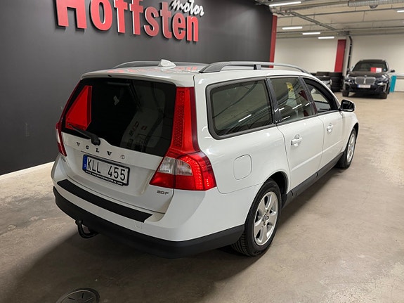 Volvo V70 3 of 14
