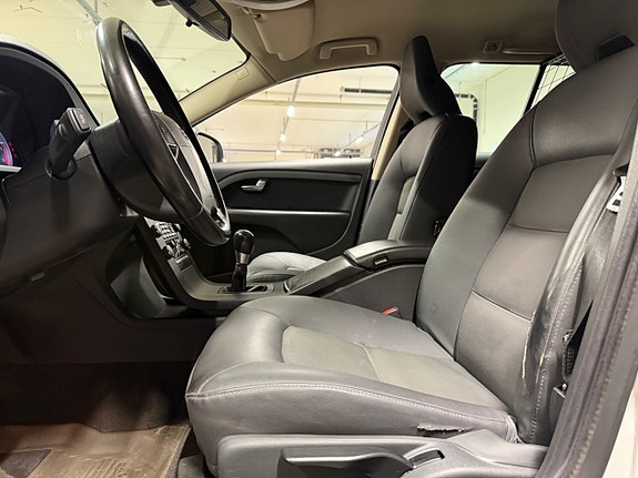 Volvo V70 10 of 14