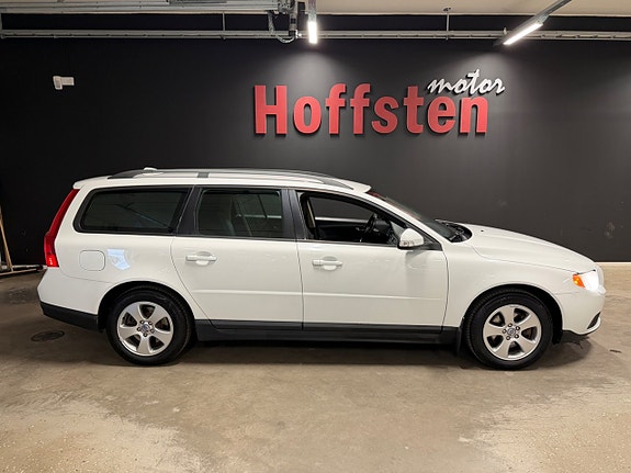 Volvo V70 2 of 14