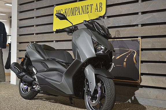 Yamaha X-Max 300 #låga mil 2 of 6