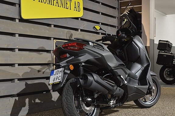 Yamaha X-Max 300 #låga mil 3 of 6