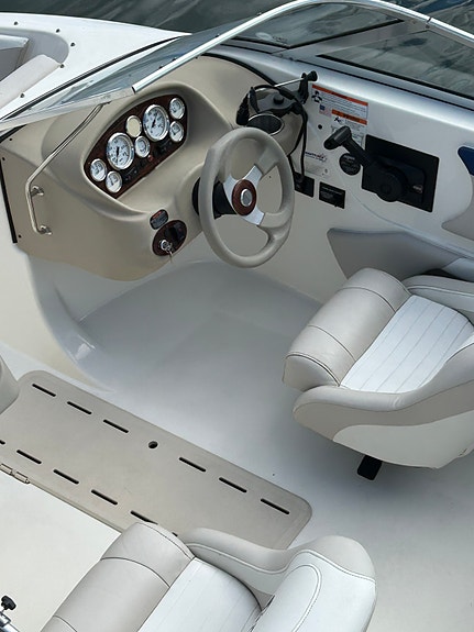 Glastron GT185 3 of 9