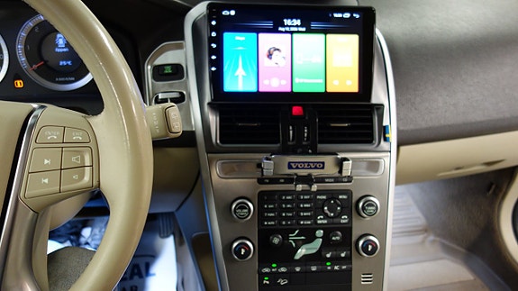 Volvo XC60 10 of 15