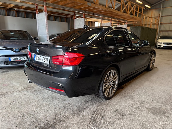 BMW 330d 6 of 25