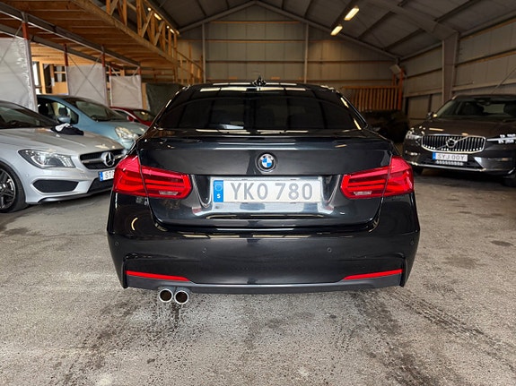 BMW 330d 5 of 25