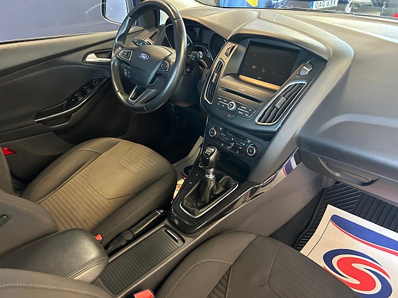 Ford Focus 11 of 21