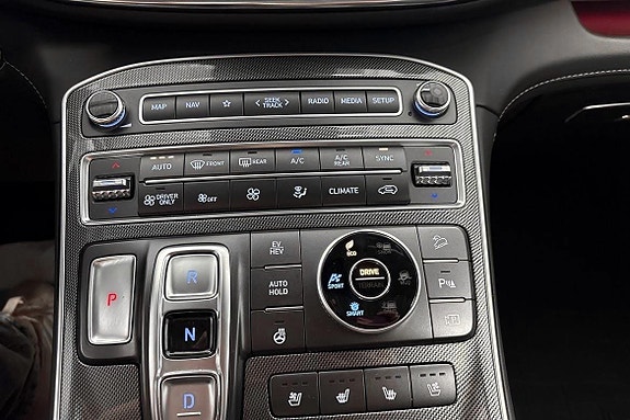 Hyundai Santa Fe 14 of 16
