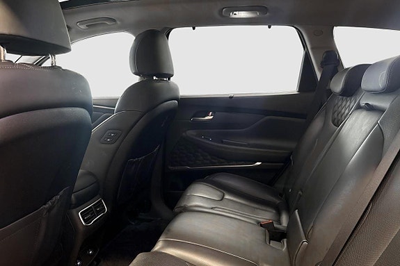 Hyundai Santa Fe 10 of 16