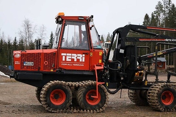 Terri 34C 8WD SKOTARE