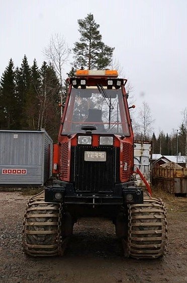 Terri 34C 8WD SKOTARE 4 of 5