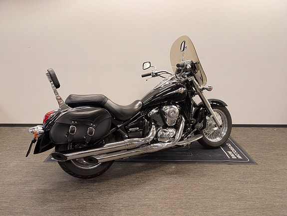 Kawasaki Vulcan 900 Classic 3 of 4