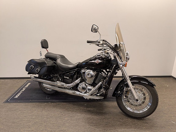 Kawasaki Vulcan 900 Classic 2 of 4