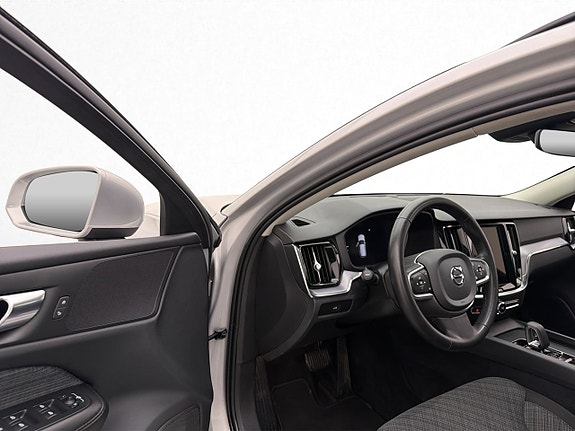 Volvo V60 13 of 30