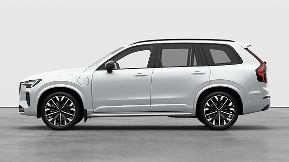 Volvo XC90 6 of 27