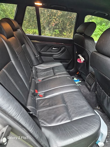 BMW 525i 5 of 6