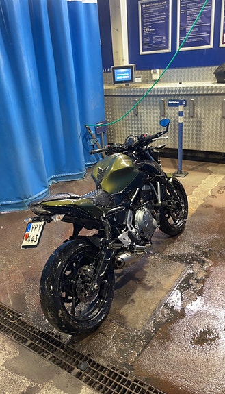 Kawasaki Z 650 2 of 4