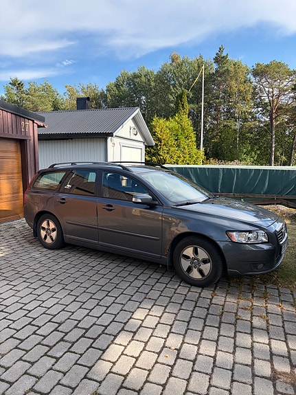 Volvo V50 2 of 3