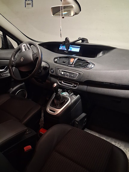 Renault Grand Scenic III 3 of 6
