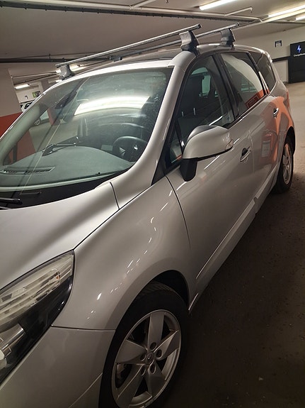 Renault Grand Scenic III 2 of 6