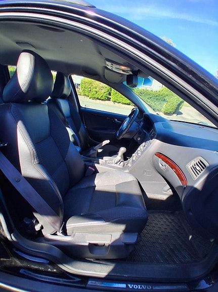 Volvo V70 5 of 6
