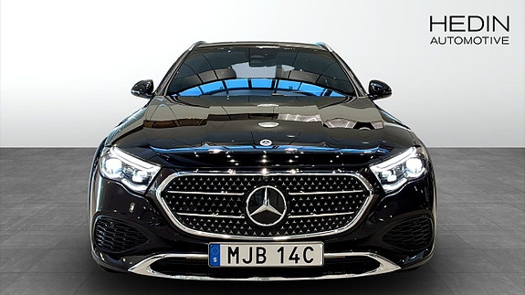 Mercedes-Benz E300 de 2 of 26