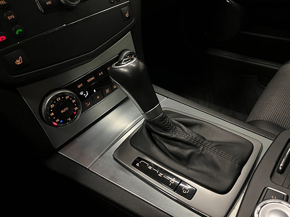 Mercedes-Benz C180 17 of 17