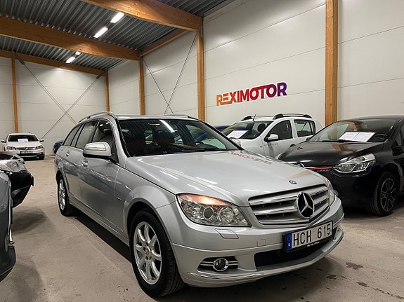 Mercedes-Benz C180 2 of 17