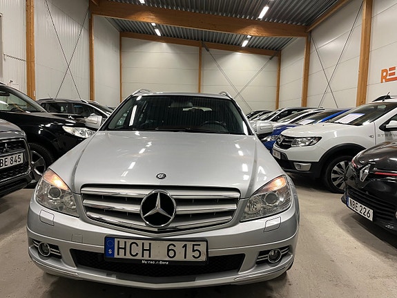 Mercedes-Benz C180 8 of 17
