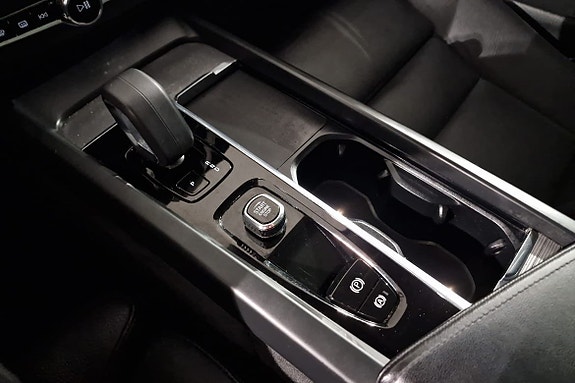 Volvo XC60 17 of 17