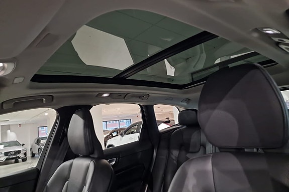 Volvo XC60 13 of 17