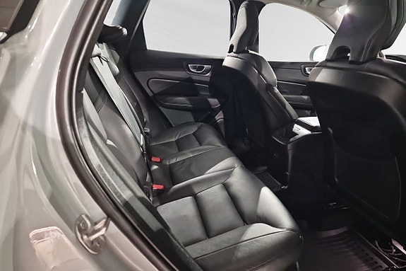 Volvo XC60 11 of 17