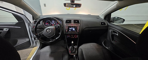 Volkswagen Polo 2 of 8