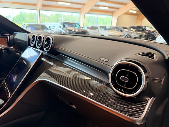 Mercedes-Benz C300 25 of 29