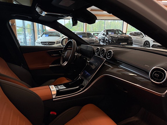 Mercedes-Benz C300 6 of 29