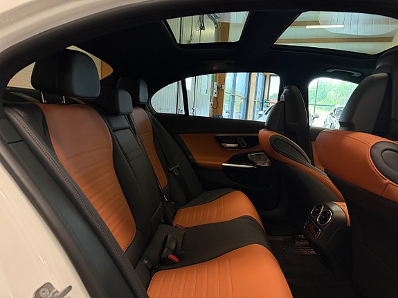 Mercedes-Benz C300 9 of 29