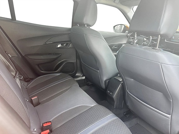 Peugeot e-2008 13 of 16