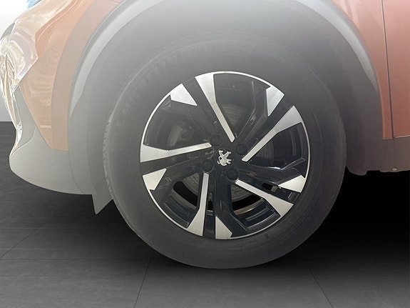 Peugeot e-2008 15 of 16